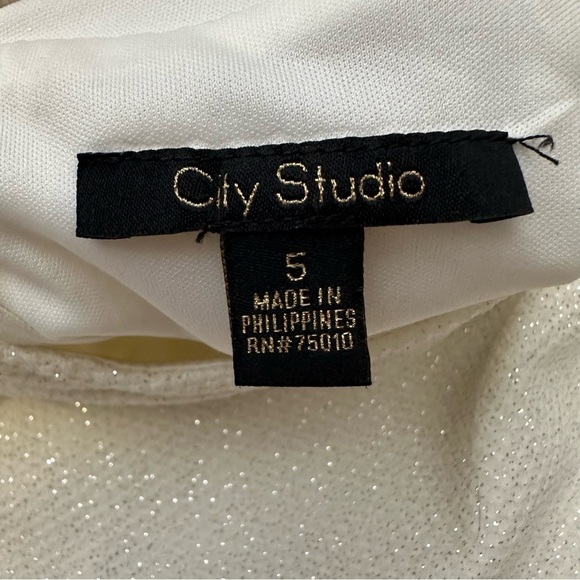 City Studio Sparkly White Capsleeve Mini Dress size 5 - Picture 3 of 9